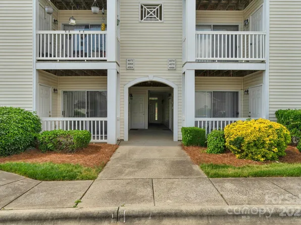 4072 Town Center Rd, Harrisburg, NC 28075