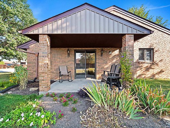3rd image of 14422 Sunrise Ct