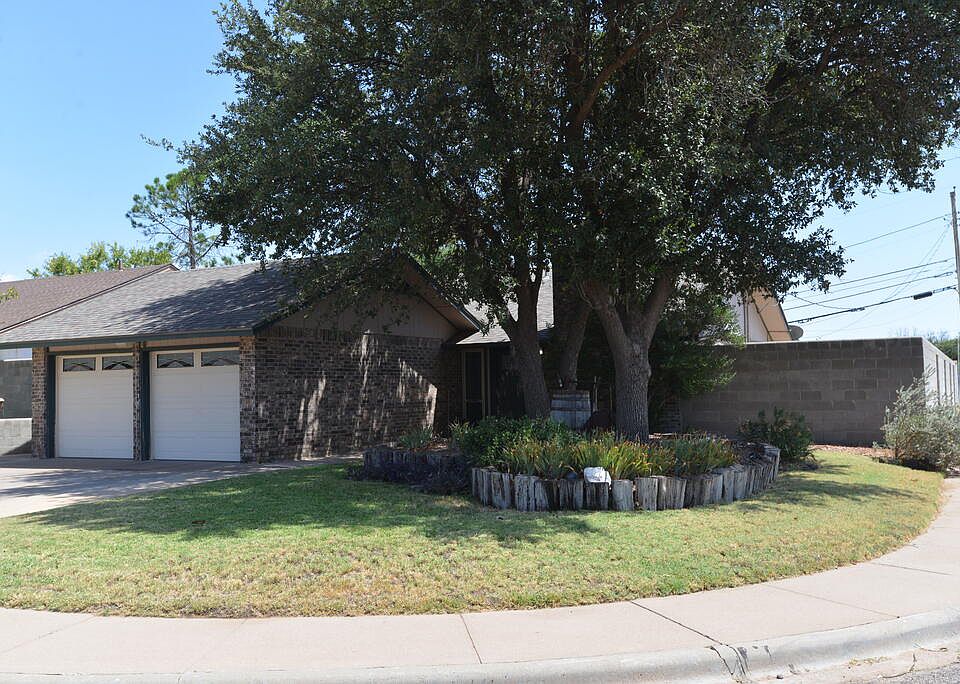 1st image of 310 E 50th St