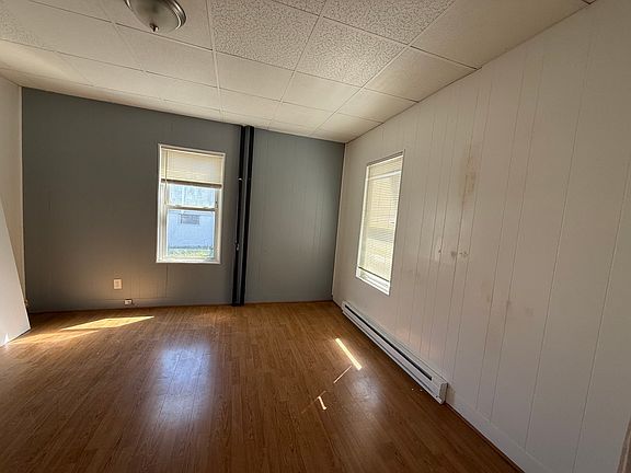 5th image of 44 Rand St