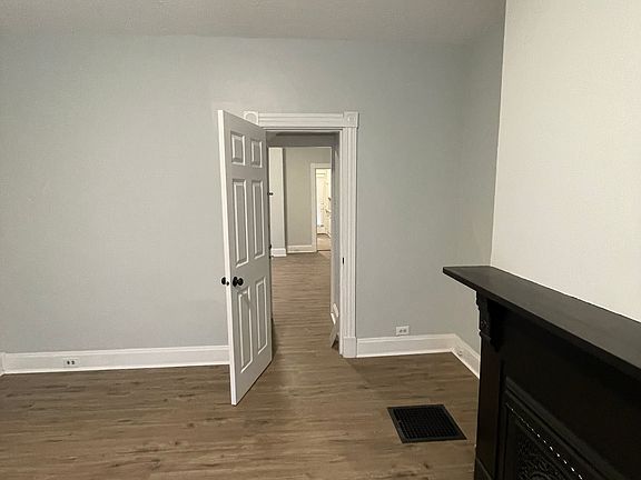 4th image of 107 W 66th St #1
