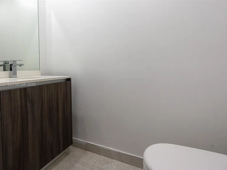 488 NE 18th St #3302 — Photo 3