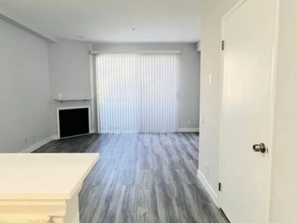 Roscoe Townhomes