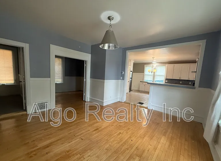 690 Lowry Ave NE #1 — Photo 2