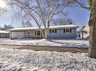3909 Madeline Ln, Manitowoc, WI 54220