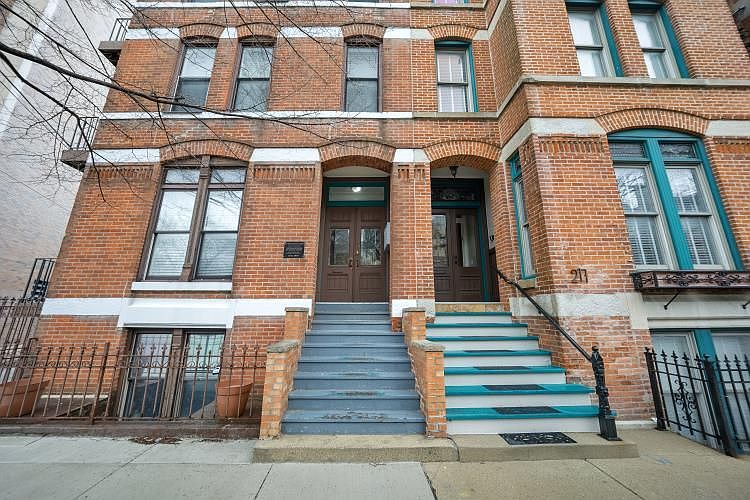 2nd image of 213 W Wisconsin St APT 2