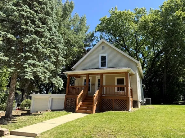 515 State St, St Charles, IL 60174