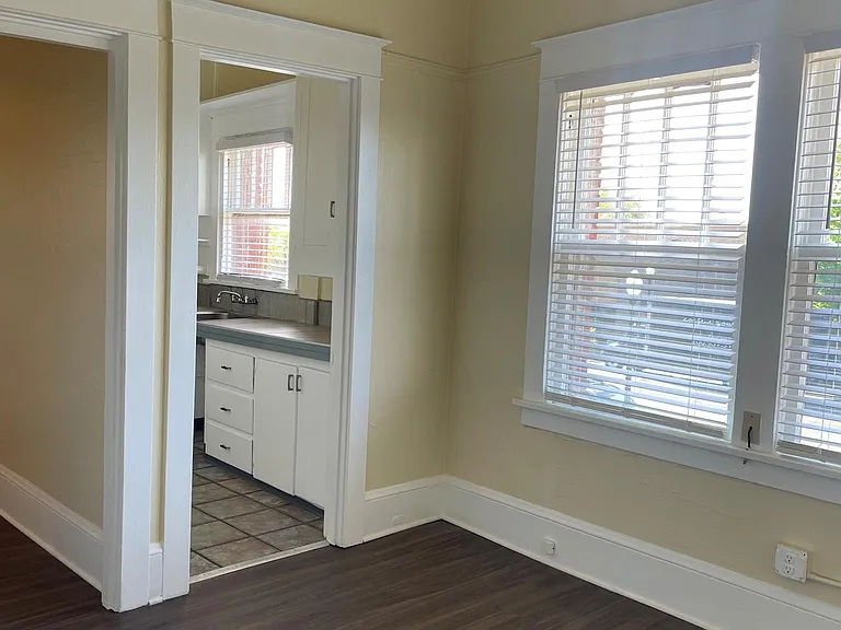 12440 SW Broadway St #3 — Photo 3