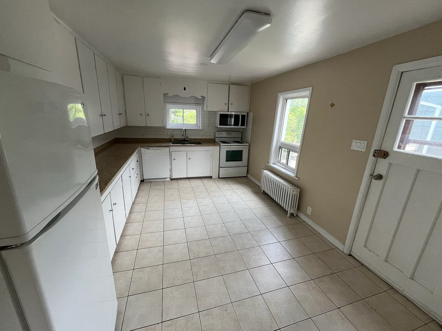 227 Guigues Avenue — Photo 3