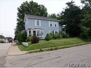 2nd image of 1002 Lynn St