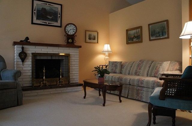 2nd image of 209 185th St