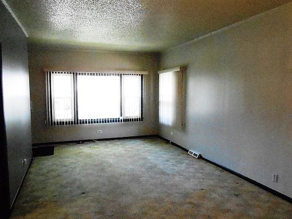 3rd image of 1126 Thomas Ave