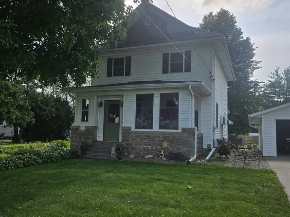 102 S State St, Henderson, IL 61439