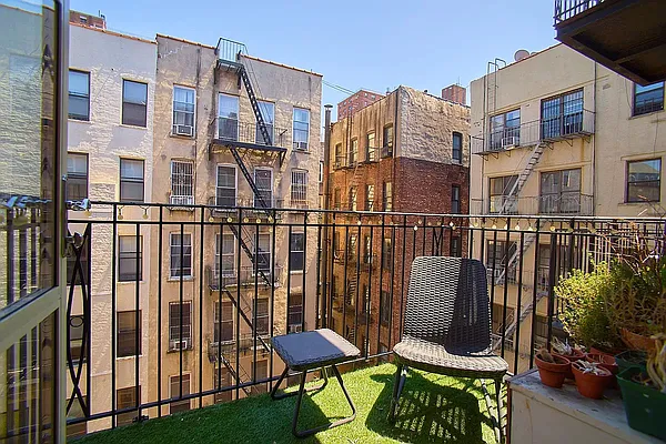 Rented by REAL New York | media 14