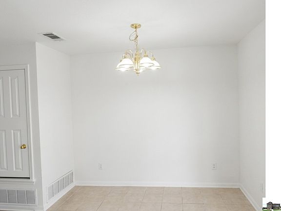 5th image of 305 Cedar Ridge Dr Unit A