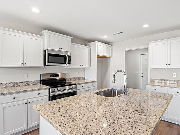 5th image of 940 Woodside Dr. Lot 150 Oak II