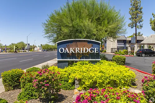 Oakridge Apartments Photo 1
