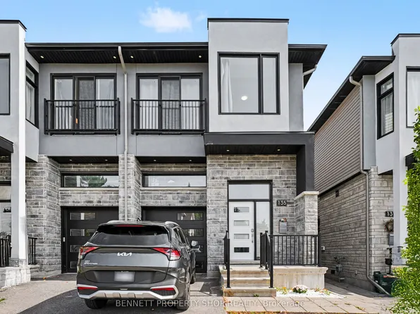 135 Duford St, Ottawa, ON K1L 6Z5