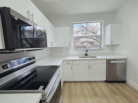 3rd image of 129-129 Riverwalk Cir