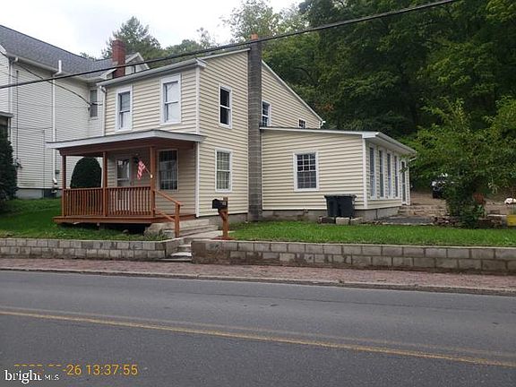4th image of 132 Pottsville St