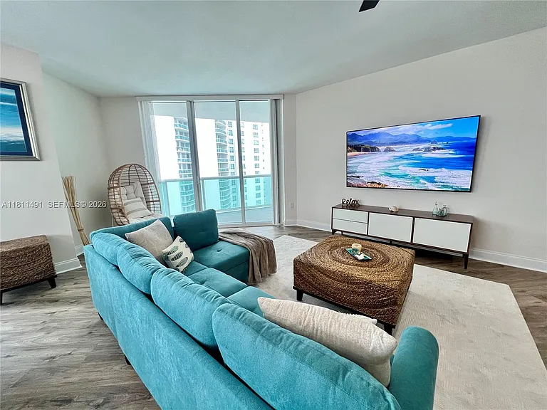 231 Riverside Dr #1210 — Photo 8