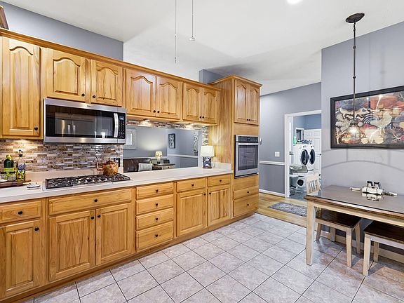 5th image of 2262 Lake Terrace Dr