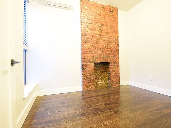 3rd image of 546 Bainbridge St #1J