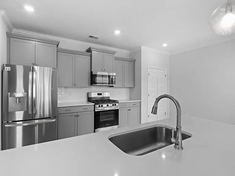 837 Peony Ln — Photo 12