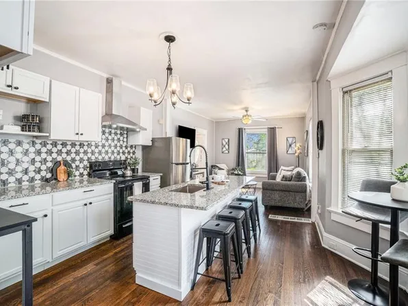 4136 Holly St, Kansas City, MO 64111