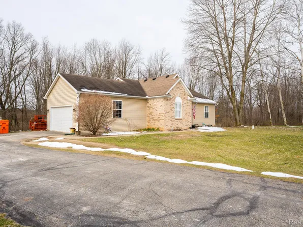 6643 E Julie Ct, Byron, MI 48418