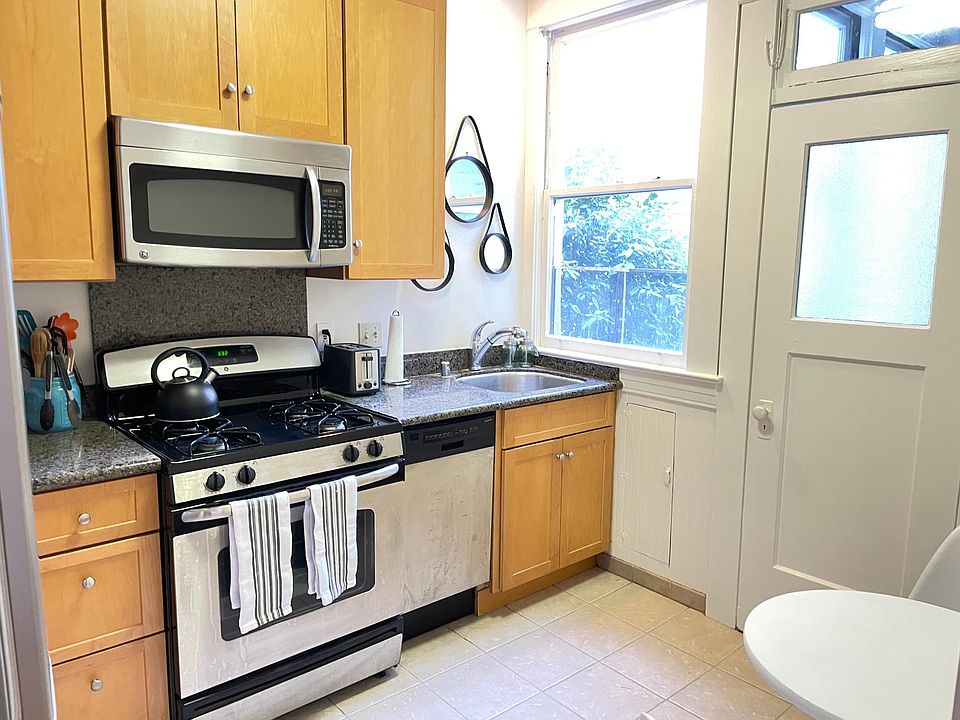 1st image of 1075-2A Pacific Ave