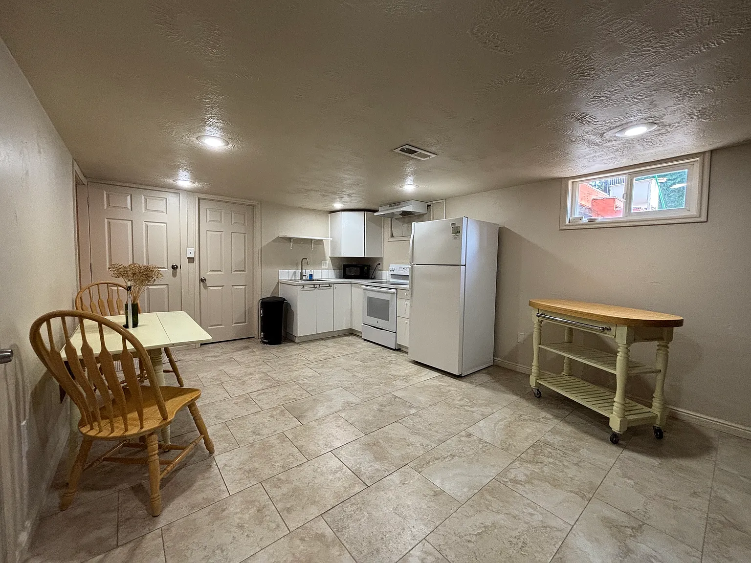174 E Pioneer Ave S — Photo 3