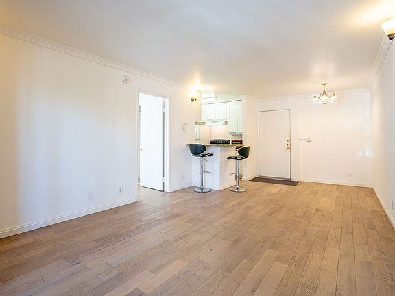 2nd image of 525 S Ardmore Ave APT 121