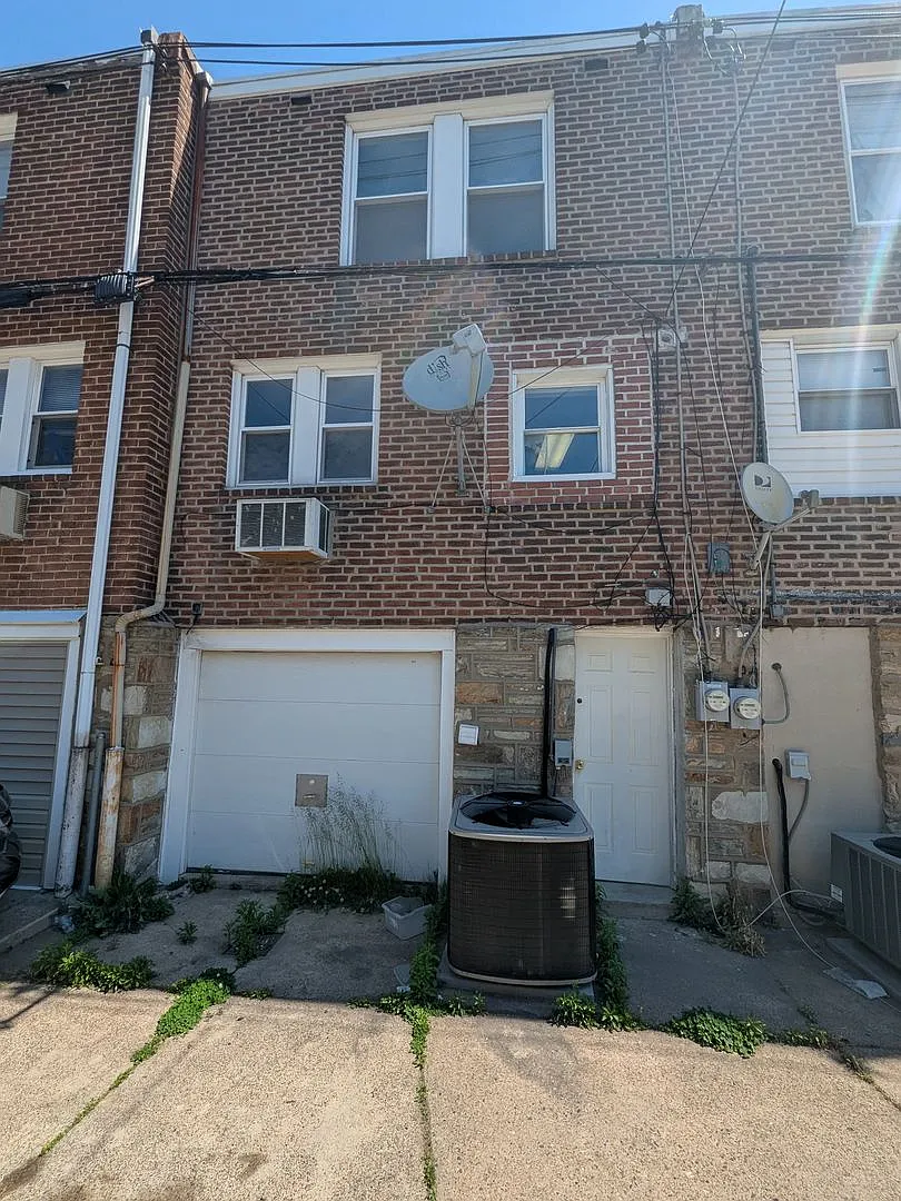 Building Photo - 4442 Marple St