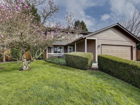 1421 E 4th Cir, La Center, WA 98629