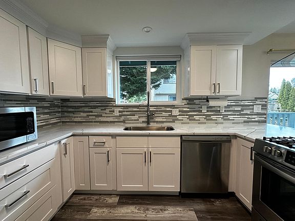 4th image of 32115 Morgan Dr
