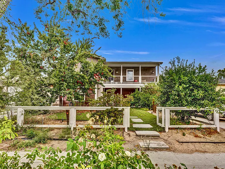 2909 W Clark Ave — Photo 2