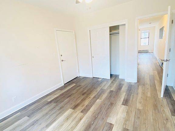 5th image of 218 Calyer St Floor 3