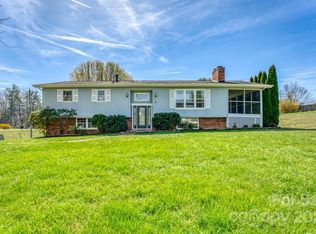 15 Oak Ln, Fletcher, NC 28732