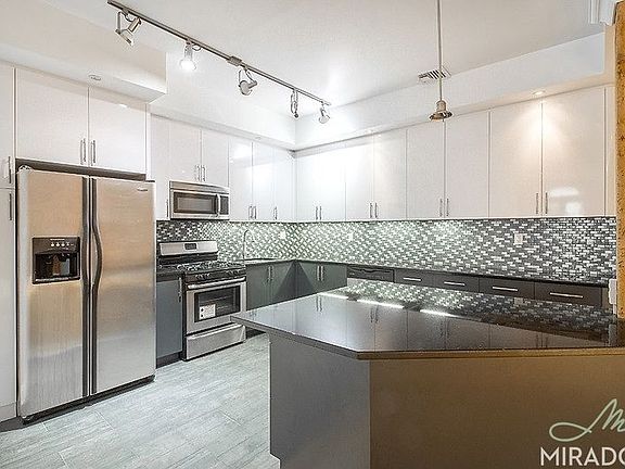 3rd image of 62 Pearl St Fl 2