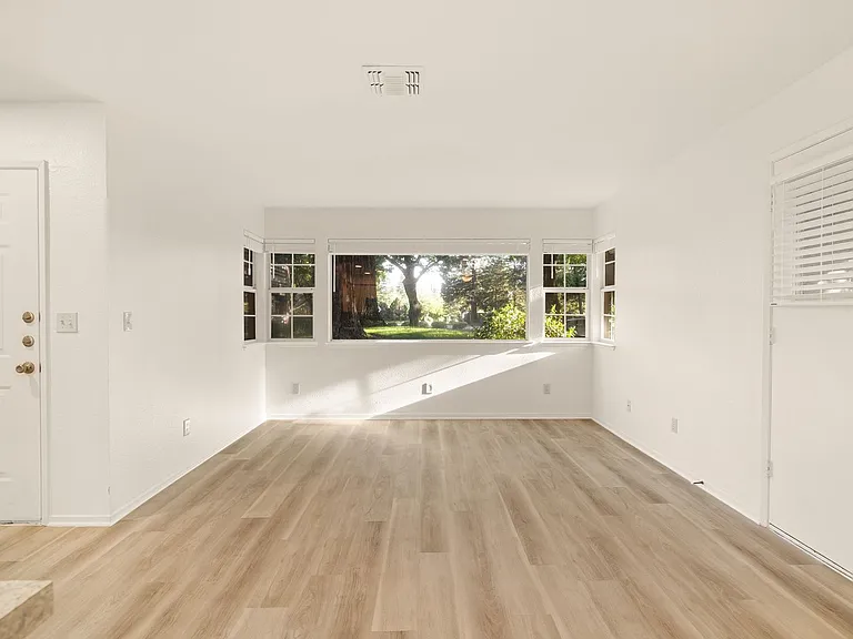 1661 Forest Avenue Apartments — Photo 36