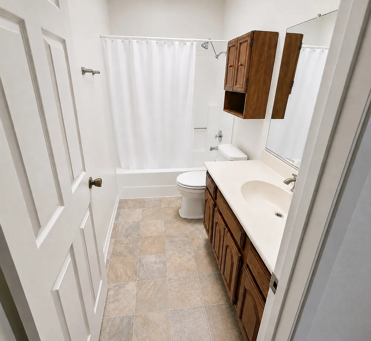 4 bed, 1560 sqft, $2,400 — Photo 4