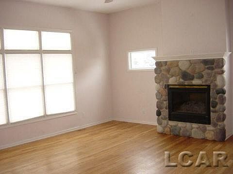 4th image of 808 Stetson St