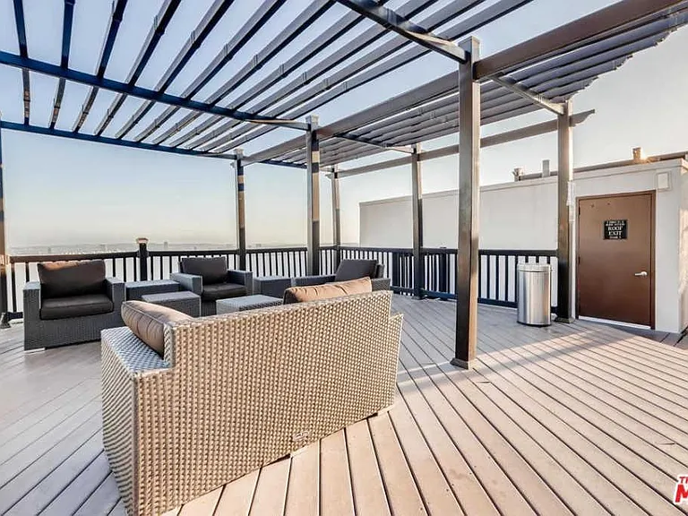 7250 Franklin Ave #1204 — Photo 36