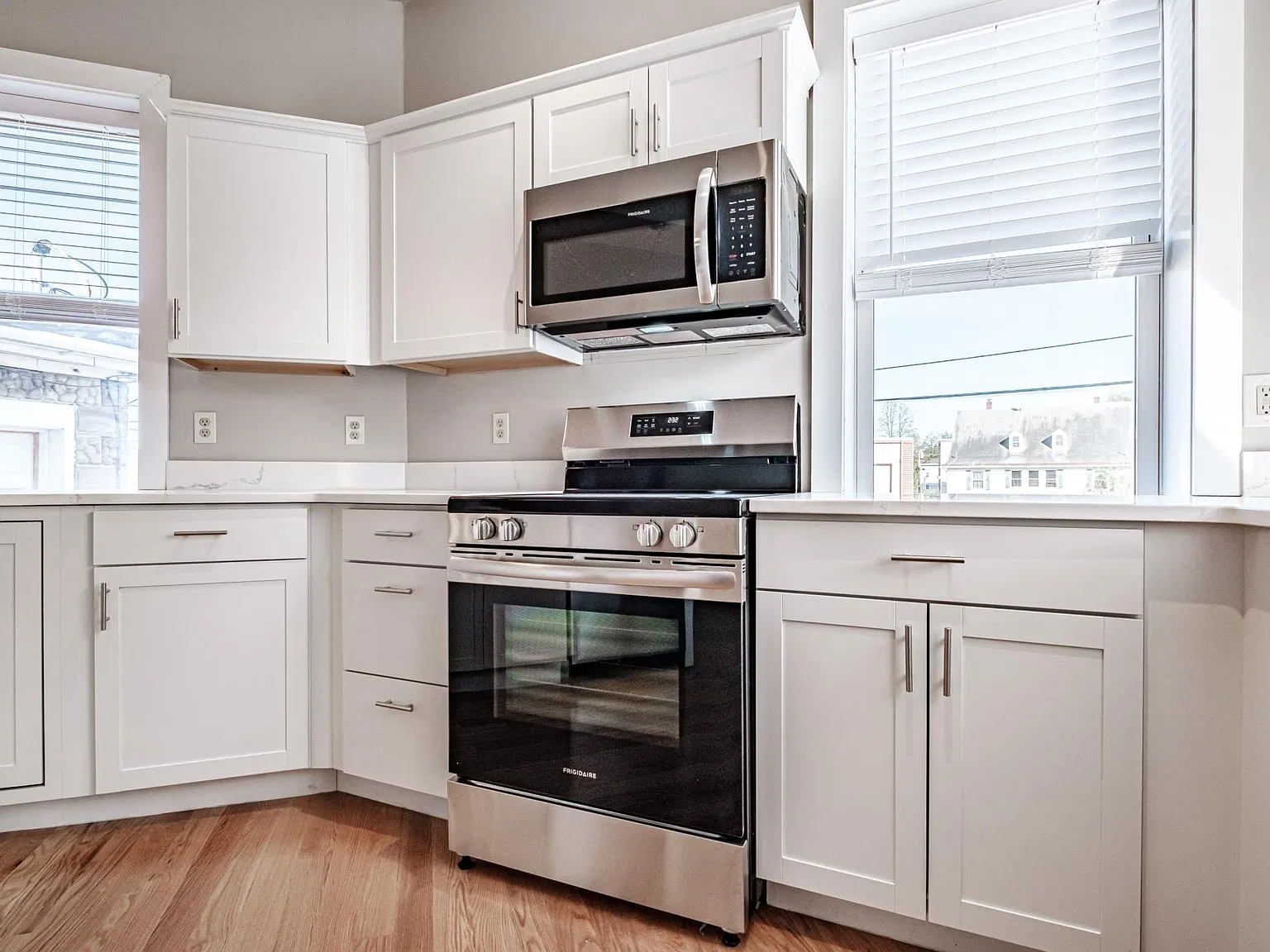 3 bed, 1300 sqft, $2,450 — Photo 1