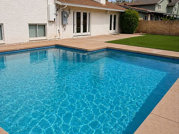 3rd image of 937 E Manhatton Dr