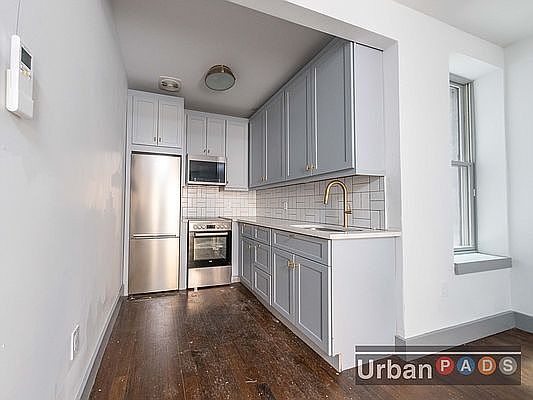 2nd image of 421 Suydam St Floor 1