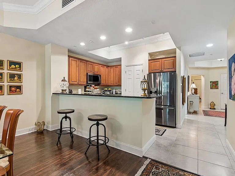 7702 Lake Vista Ct #202 — Photo 34