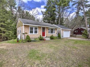 14 Clifton Rd, Falmouth, ME 04105