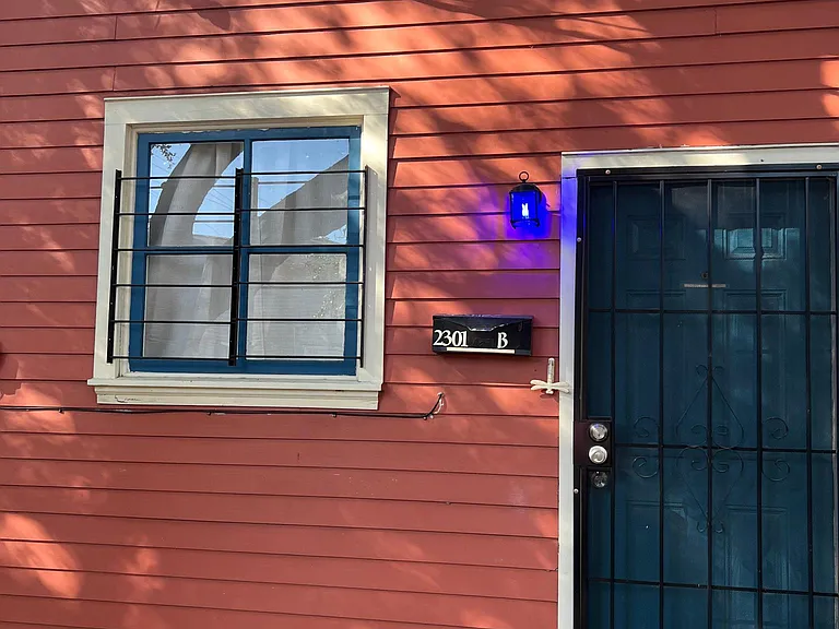 2301 Dauphine St #B — Photo 16